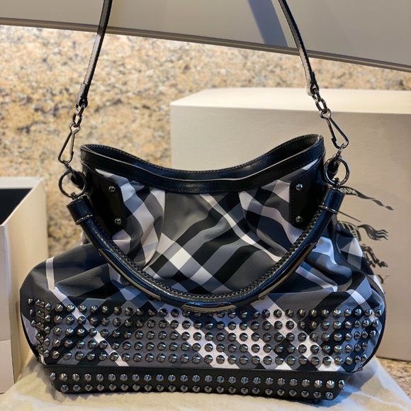 Burberry Salisbury Check Tote - Picture 2 of 12